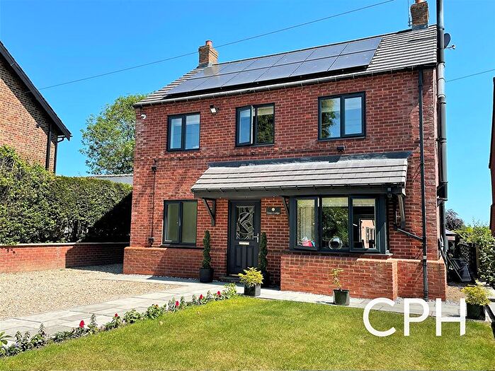 4 Bedroom Detached House For Sale In Ganton Road, Foxholes, Driffield, YO25