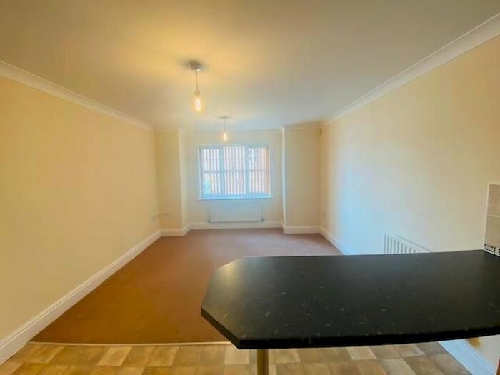 2 Bedroom Flat To Rent In Woolcombers Way, Laisterdyke, Bradford, BD4