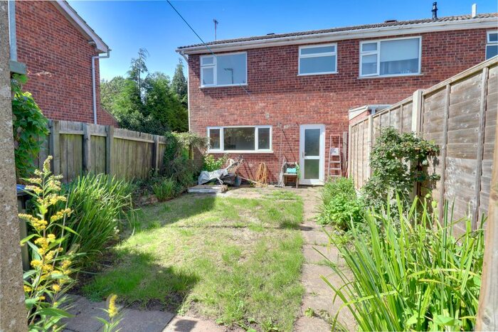 3 Bedroom Semi-Detached House For Sale In Manor Road, Barlestone, Nuneaton, CV13