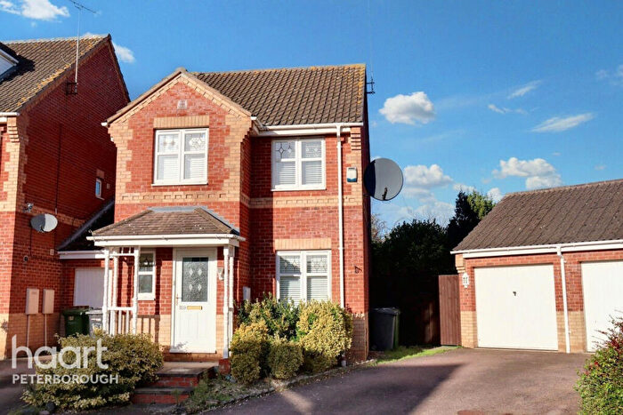 3 Bedroom Detached House For Sale In Meadenvale, Parnwell, PE1