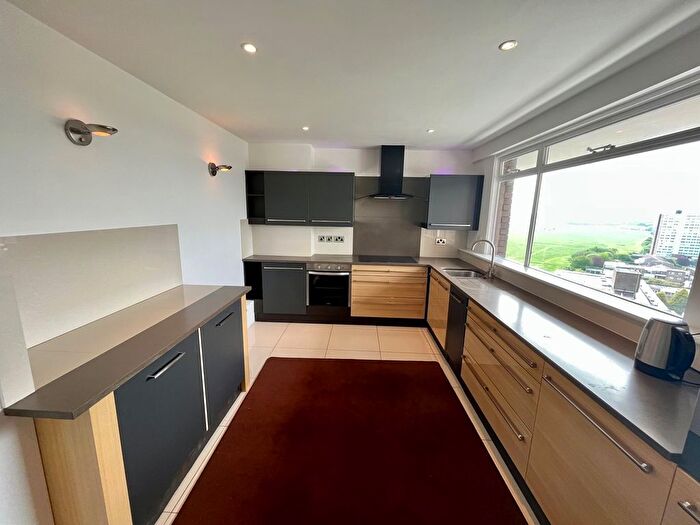 3 Bedroom Flat To Rent In Montagu Court, Newcastle Upon Tyne, NE3