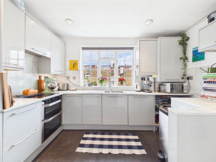 3 Bedroom Maisonette To Rent In Godstone Road, St Margarets, TW1