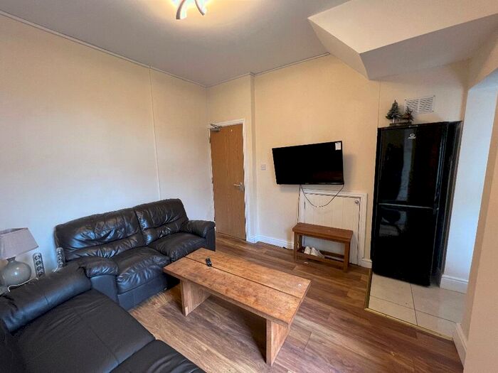 5 Bedroom Terraced House To Rent In Gladys Street, Cardiff(City), CF24