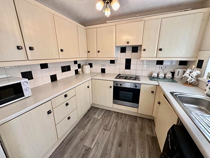2 Bedroom Detached Bungalow For Sale In Newhall Road, Kirk Sandall, Doncaster, DN3