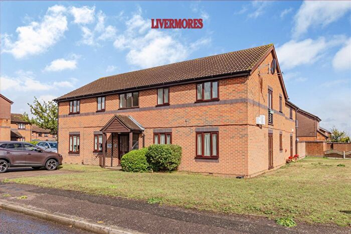 1 Bedroom Flat For Sale In Woodfall Drive, Crayford, Kent, DA1
