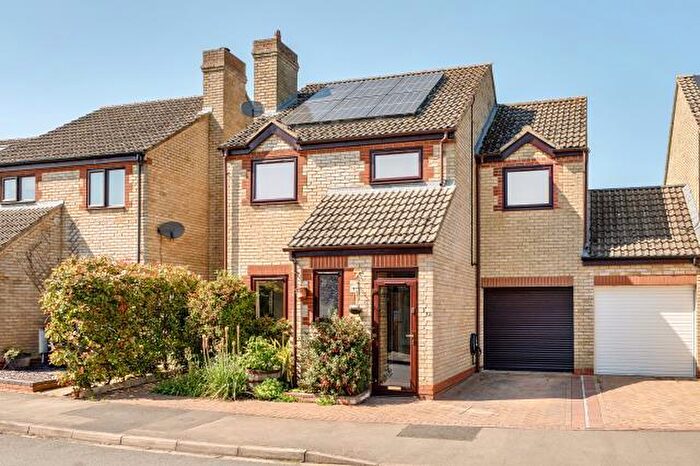 4 Bedroom Detached House For Sale In Cotswold Close, Minster Lovell, Witney, OX29