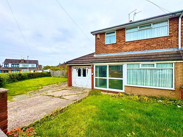 3 Bedroom Semi-detached House For Sale In Mowbray Avenue, St. Helens, WA11
