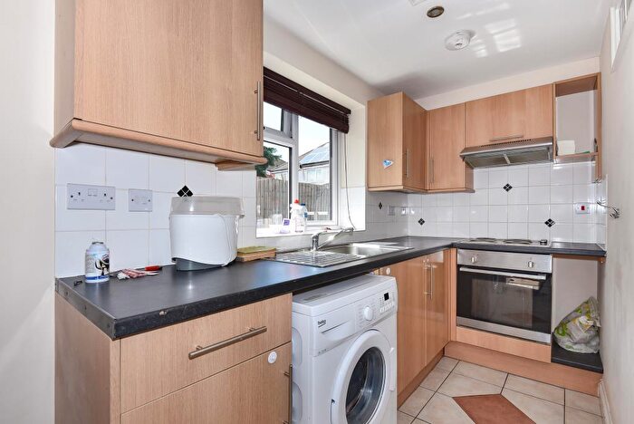 1 Bedroom Flat To Rent In Ringwood Road, Headington, OX3