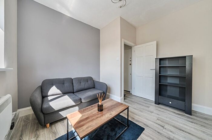 1 Bedroom Flat To Rent In Westridge Road, Southampton, Hampshire, SO17