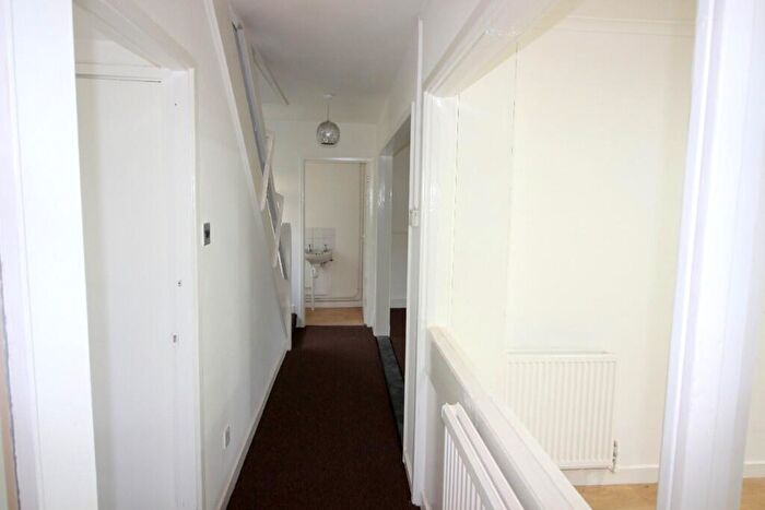 3 Bedroom Terraced House To Rent In Creekside, Rainham, Havering, London, RM13