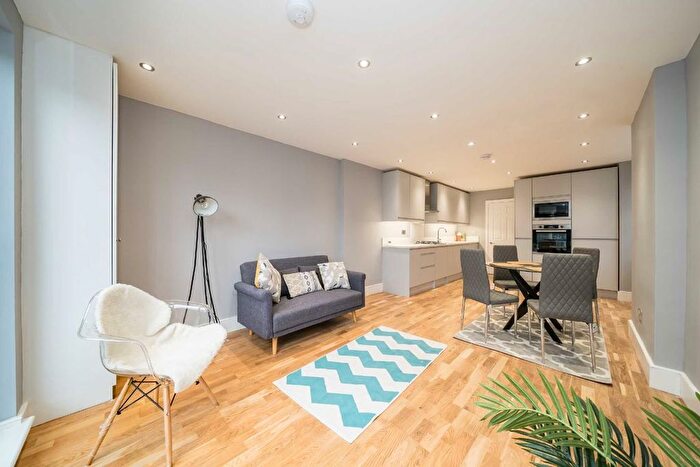 2 Bedroom Flat For Sale In Coverton Road, London, SW17