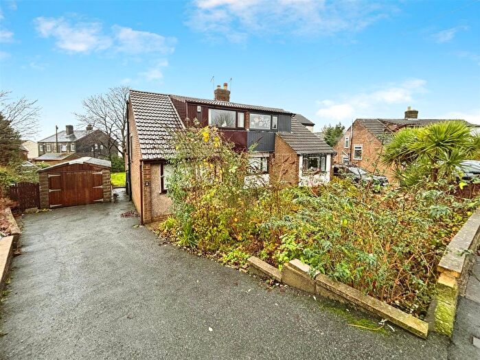 4 Bedroom Semi Detached Bungalow For Sale In Raeburn Drive, Bradford, BD6