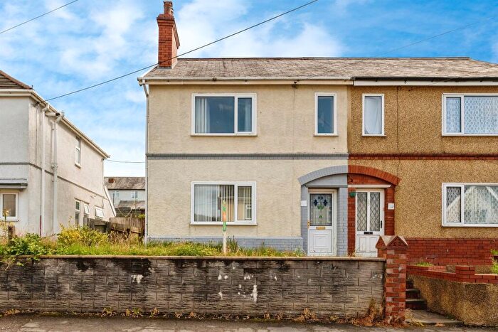 3 Bedroom Semi-Detached House For Sale In Faraday Road, Clydach, Swansea, SA6