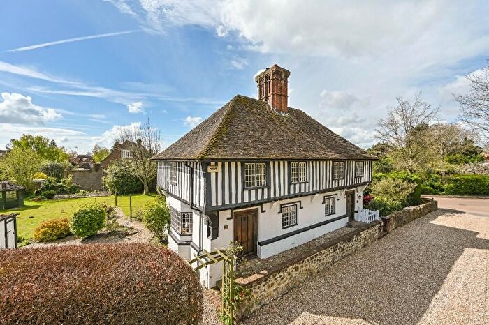 3 Bedroom Semi-Detached House For Sale In The Street, Ashford, TN24