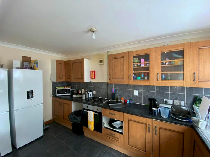 6 Bedroom Terraced House To Rent In Sirdar Road, Southampton, SO17