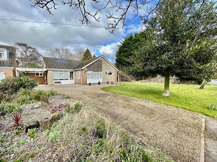 3 Bedroom Detached Bungalow For Sale In Church Lane, Moulton, PE12