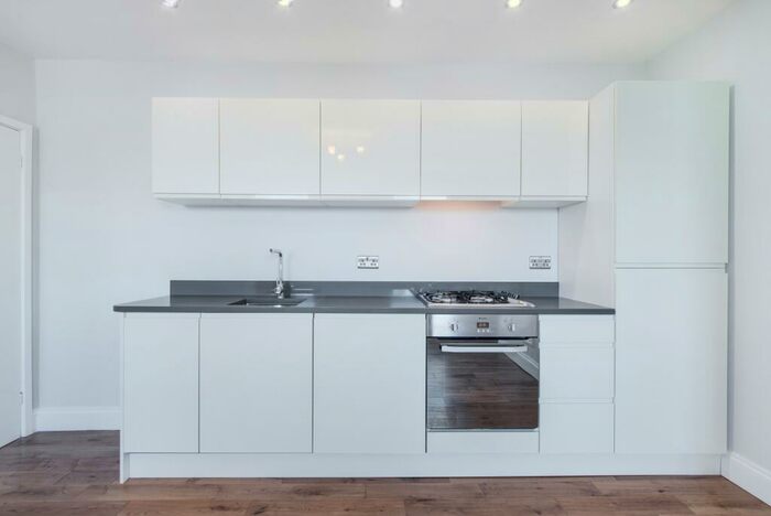 2 Bedroom Flat To Rent In Peckham High Street Peckham, SE15