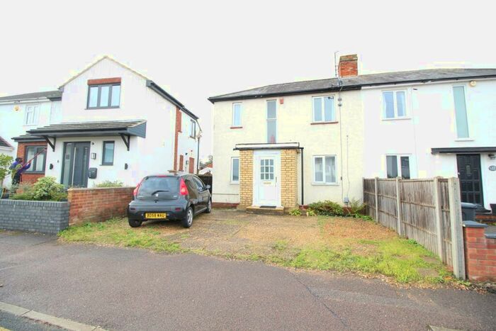 3 Bedroom Semi-Detached House To Rent In Common Rise, Hitchin, SG4