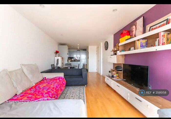 2 Bedroom Flat To Rent In Elm Road, Wembley, HA9