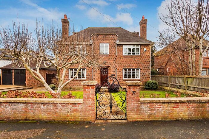 6 Bedroom Detached House For Sale In West Farm Avenue, Ashtead, KT21