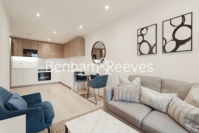 1 Bedroom Flat To Rent In Sinclair Road, Kensington, W14