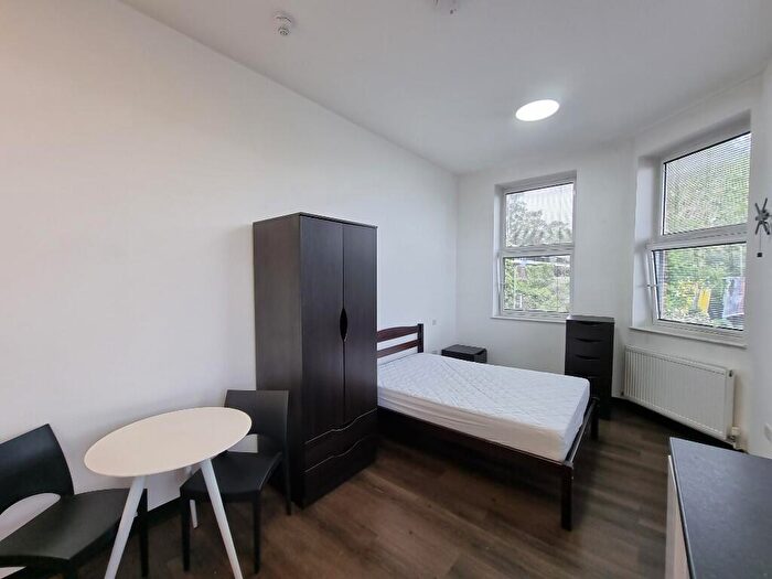 Studio To Rent In Parish Lane, London, SE20