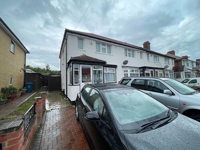 2 Bedroom Terraced House To Rent In Dale Avenue, Edgware, Middlesex, HA8