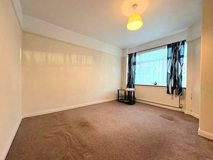 1 Bedroom Apartment For Sale In View Close, Harrow, HA1