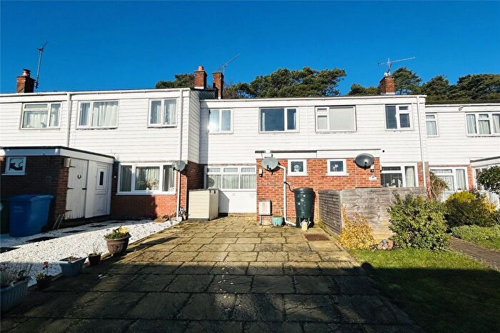 3 Bedroom Terraced House For Sale In Pinewood Park, Farnborough, Hampshire, GU14