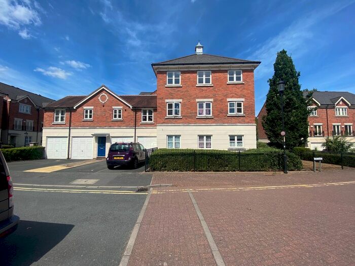 2 Bedroom Flat To Rent In Lion Court, Worcester, WR1