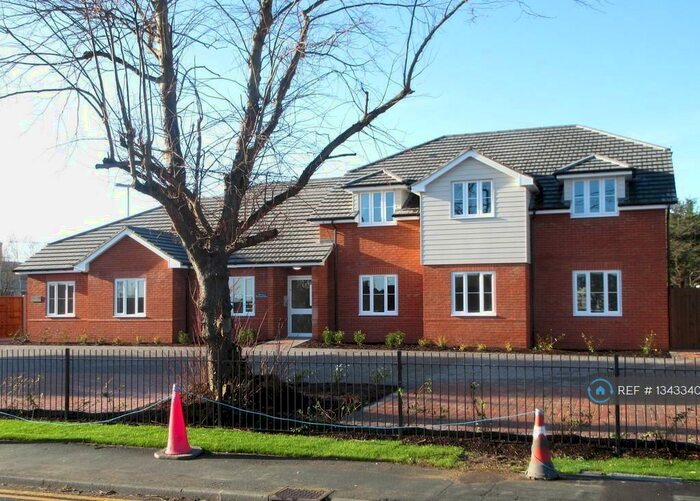 3 Bedroom Flat To Rent In Plumberow Avenue, Hockley, SS5