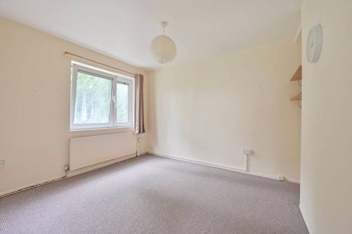 4 Bedroom Flat For Sale In Swanton Gardens, Southfields, London, SW19