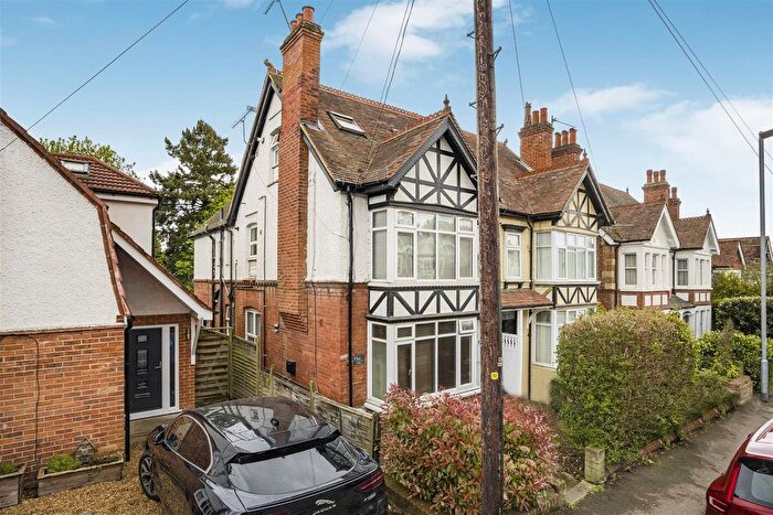 2 Bedroom Maisonette For Sale In St. Annes Road, Caversham, Reading, RG4