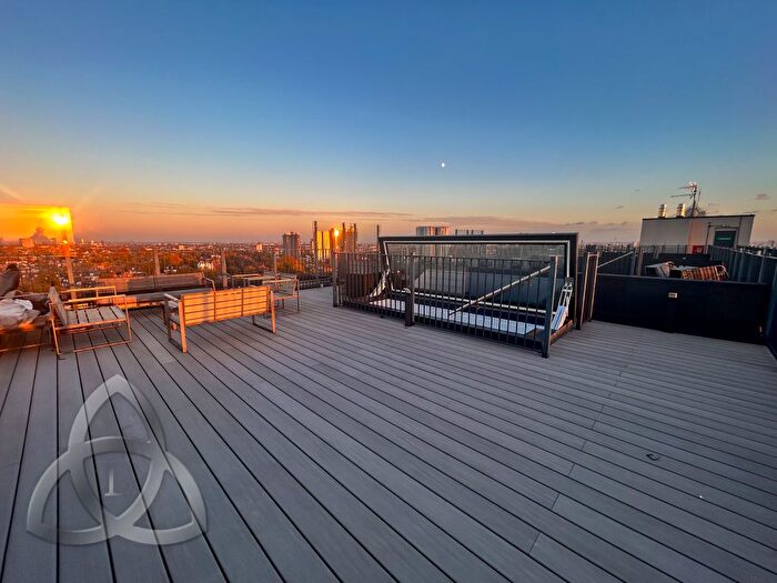 3 Bedroom Flat To Rent In Centre Heights, Finchley Road, NW3