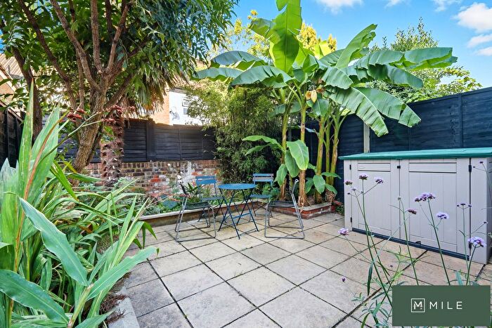 1 Bedroom Flat For Sale In Earlsmead Road, London, NW10