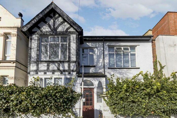 1 Bedroom Flat To Rent In Gunnersbury Lane, London, W3