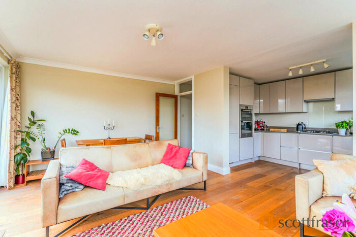 2 Bedroom Apartment To Rent In Park Close, Oxford, OX2