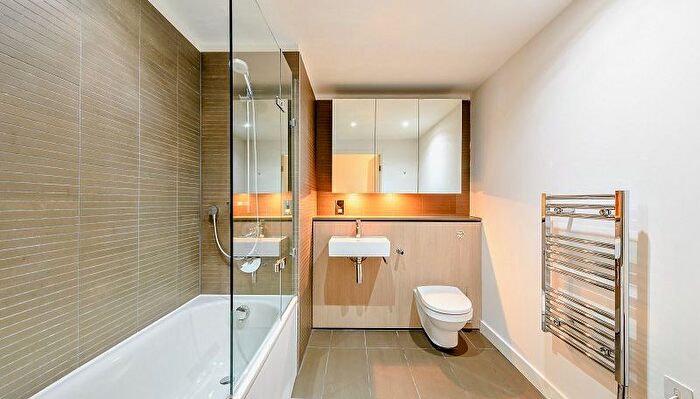 2 Bedroom Flat To Rent In Merchant Square East, London, W2