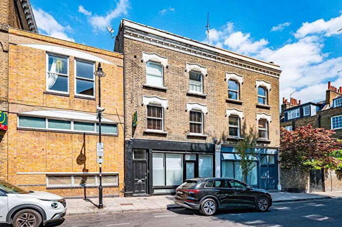1 Bedroom Maisonette For Sale In Barnsbury Street, Islington, London, N1