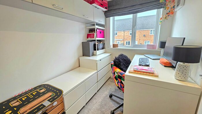 3 Bedroom End Of Terrace House For Sale In Brocklebank Way, Holdingham, NG34