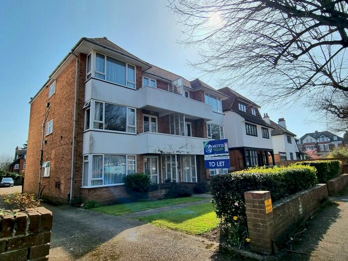 2 Bedroom Flat To Rent In Julian Road, Folkestone, CT19