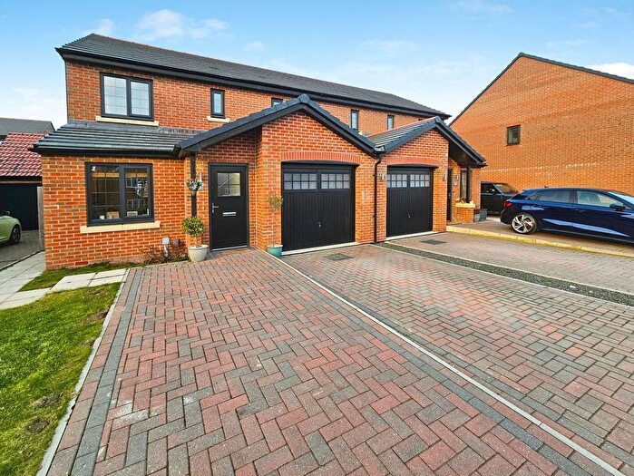 3 Bedroom Semi Detached House For Sale In Littlestone Wynd, Cramlington, NE23