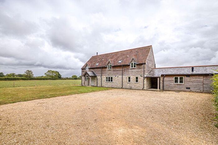 4 Bedroom Farm House To Rent In Bedroom Family Home With Views Over Open Farmland In Baltonsborough, BA6
