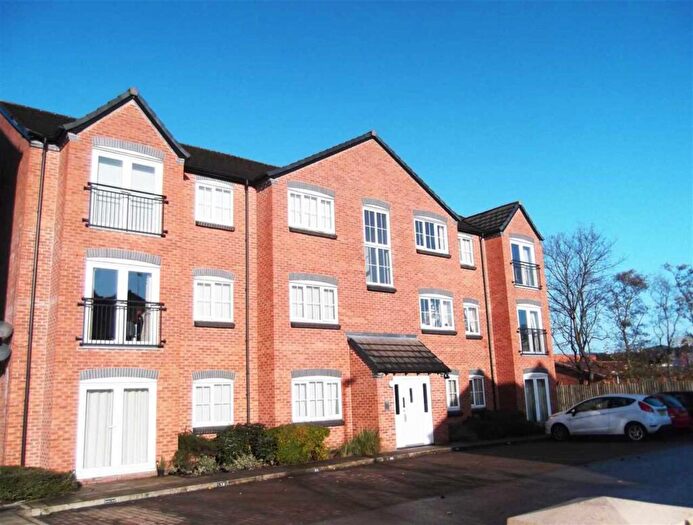 2 Bedroom Apartment To Rent In Baldwins Close, Royton, OL2