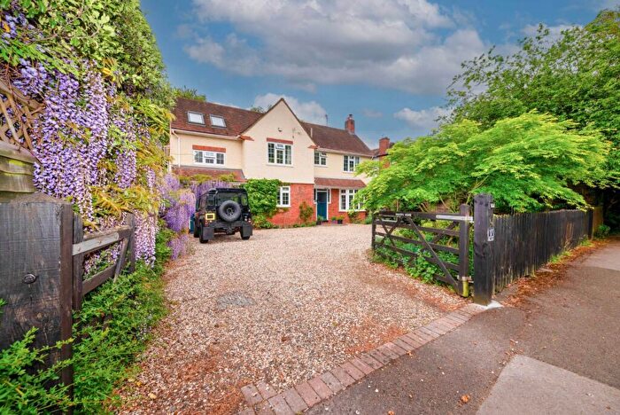 5 Bedroom Detached House For Sale In Kidmore Road, Caversham Heights, RG4