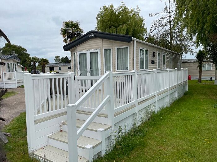 2 Bedroom Caravan For Sale In Foxhunter Caravan Park, Monkton Street, CT12