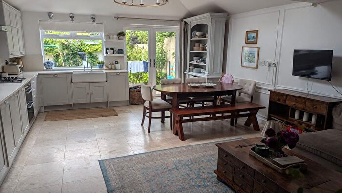 3 Bedroom Property To Rent In Rhydypenau Road, Cyncoed, Cardiff, CF23