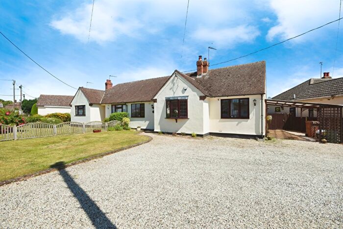 2 Bedroom Semi-Detached Bungalow For Sale In Jubilee Avenue, Broomfield, Chelmsford, CM1