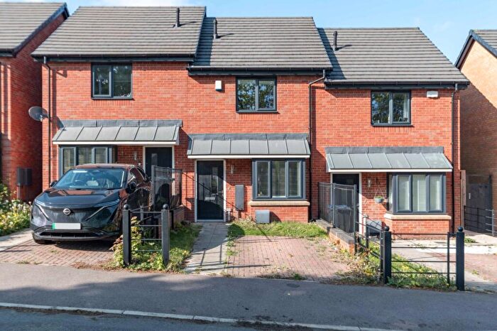 2 Bedroom Terraced House To Rent In Green Lane, Birmingham, West Midlands, B38