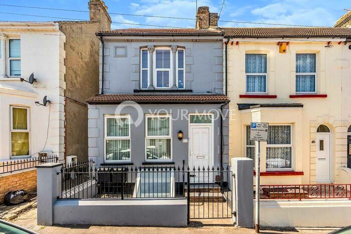 2 Bedroom Maisonette To Rent In Duncan Road, Gillingham, Kent, ME7